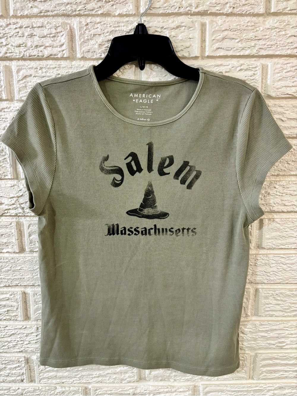 American Eagle Salem Massachusetts Witch Hat Ribbed Baby Tee Top Green Large